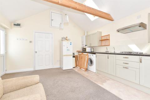 10 Bewsbury Crescent, Whitfield, Dover, CT16 3EU