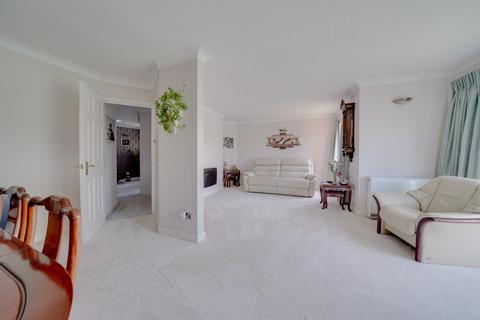 2 bedroom apartment for sale, High Street, Earith, Huntingdon, Cambridgeshire, PE28