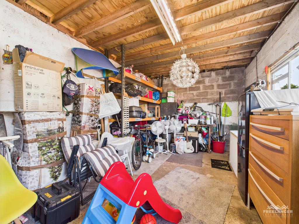Garage 2