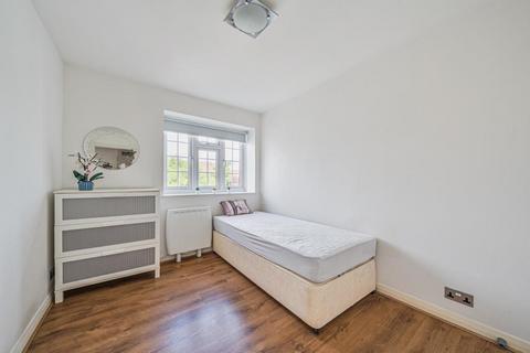 undefined, Etchingham Court,  Finchley,  N3