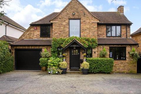 4 bedroom detached house for sale, Oakridge Avenue, Radlett