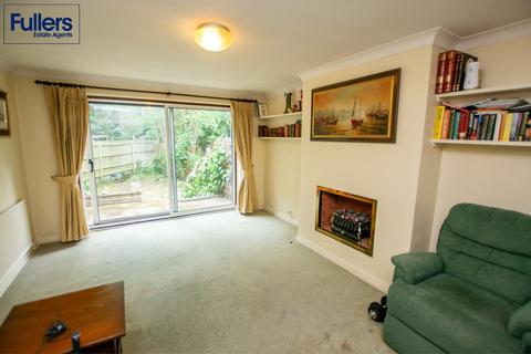 2 bedroom ground floor maisonette for sale, Brookside, London N21