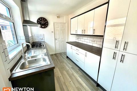 3 bedroom terraced house to rent, Chesterfield Road South, Mansfield, NG19