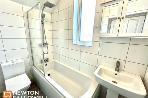 3 bedroom terraced house to rent, Chesterfield Road South, Mansfield, NG19