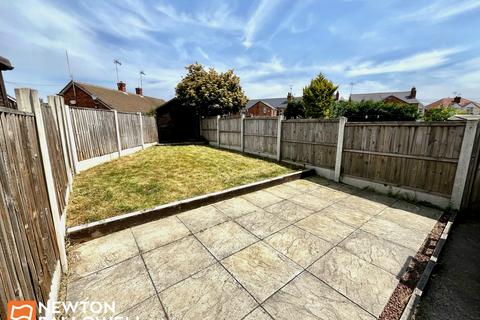 3 bedroom terraced house to rent, Chesterfield Road South, Mansfield, NG19