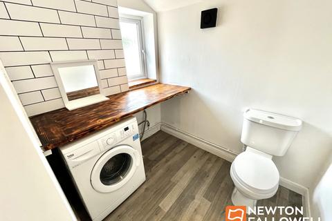 3 bedroom terraced house to rent, Chesterfield Road South, Mansfield, NG19