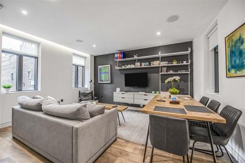 1 bedroom flat for sale, London WC2N