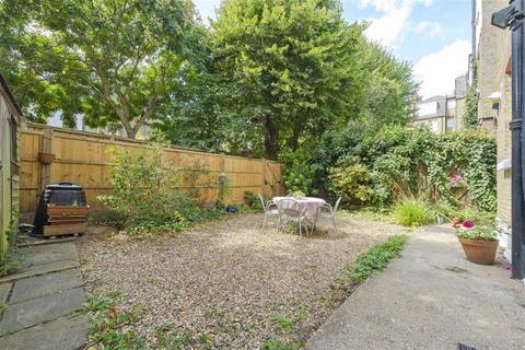 2 bedroom flat for sale, Riverview Gardens, London SW13