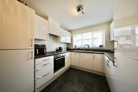 12 Gypsy Moth Lane, Kingswood, Hull, HU7 3LQ