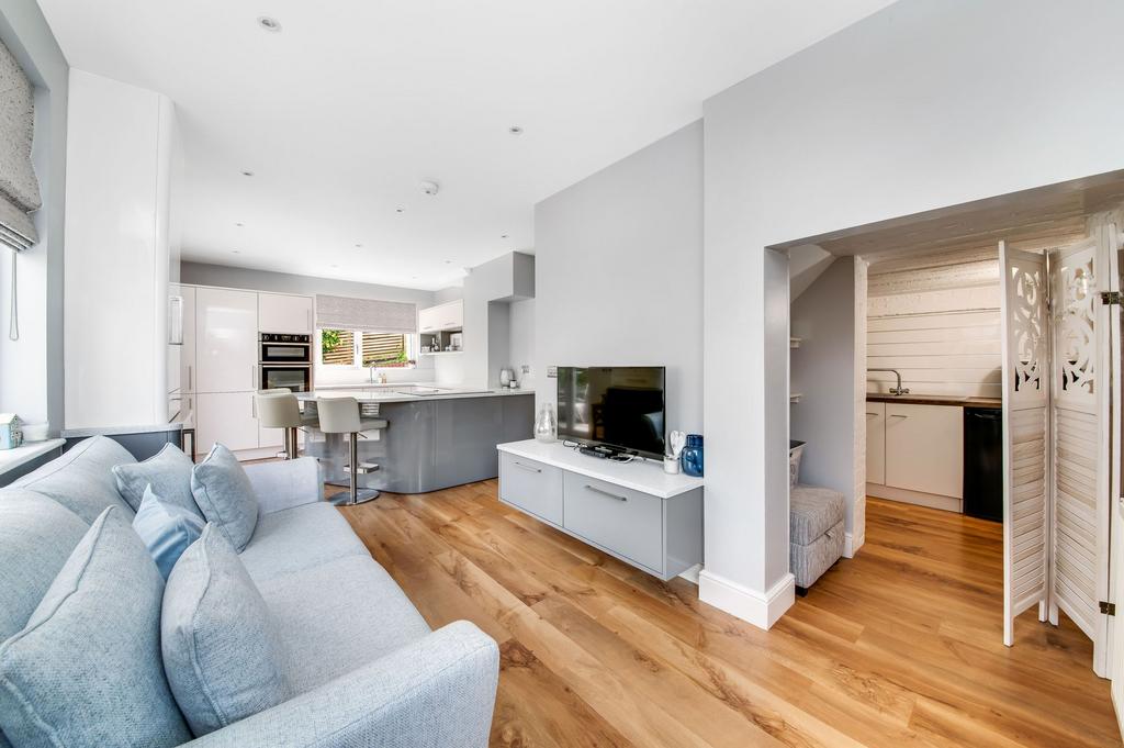 Living dining kitchen