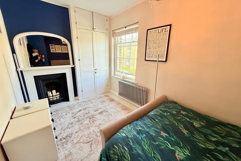 2 bedroom terraced house for sale, George Street, Shipley BD18