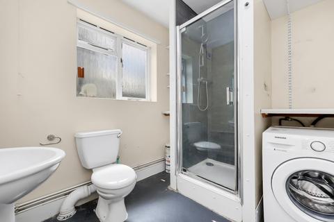39 Renness Road, London, E17 6EX