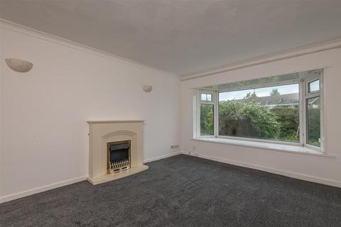 3 bedroom semi-detached house for sale, Illingworth Close, Halifax