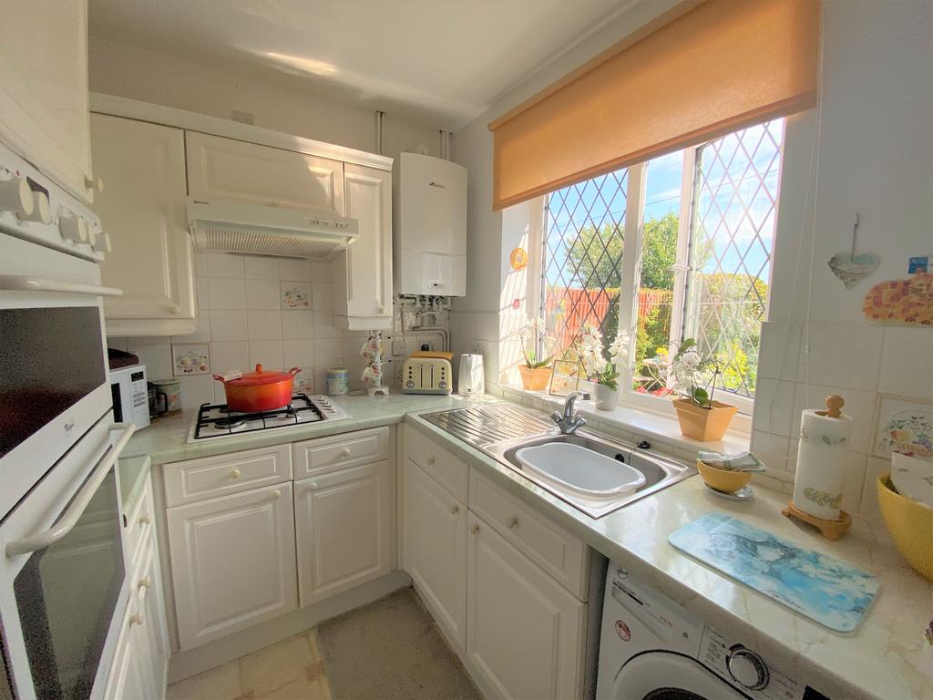 R Kitchen.jpg