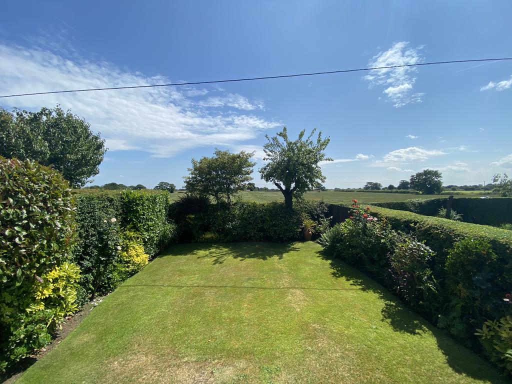 R Rear Garden (2).JPG