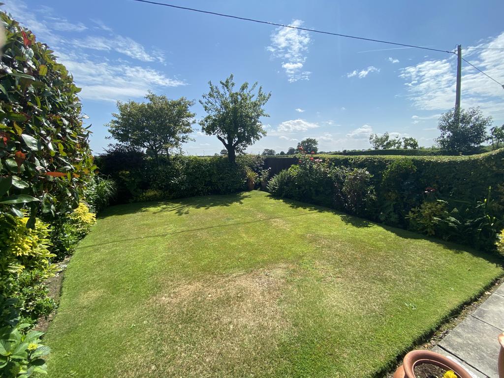 R Rear Garden.JPG