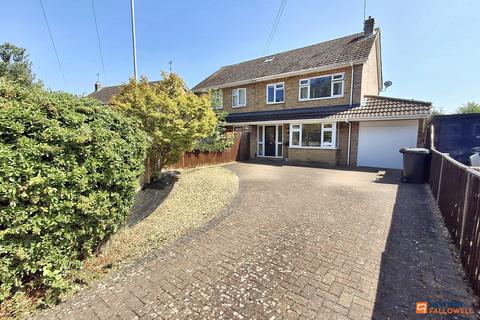 49 Coventry Close, Werrington, Peterborough, PE4 6NN