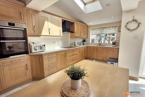 49 Coventry Close, Werrington, Peterborough, PE4 6NN
