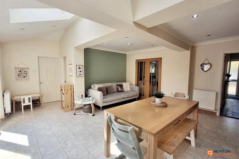 49 Coventry Close, Werrington, Peterborough, PE4 6NN