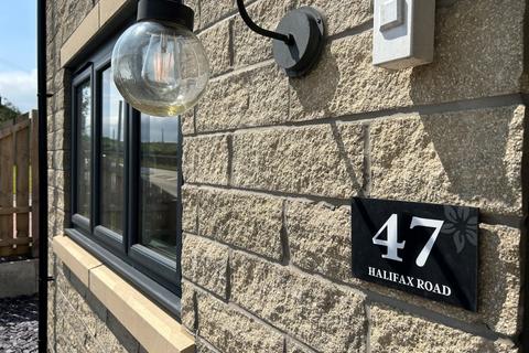 3 bedroom townhouse for sale, Halifax Road, Thornton Hills, Denholme, BD13
