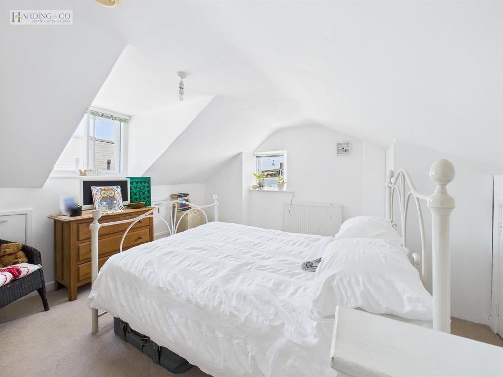 CAM01113 G0-PR0161-STILL014.jpg