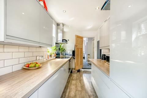 3 bedroom semi-detached house for sale, Cranbrook Avenue, Hull HU6