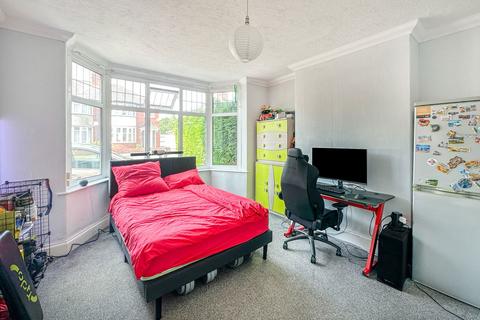 3 bedroom semi-detached house for sale, Cranbrook Avenue, Hull HU6