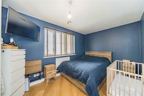 60 Island Row, London, E14 7HU