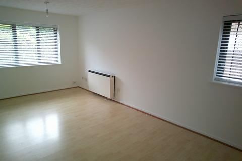 1 bedroom flat to rent, Hutchins Close, Hornchurch RM12