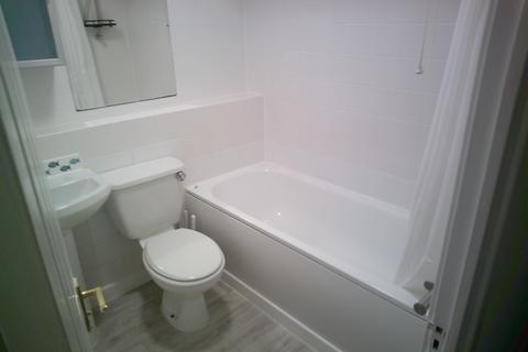 1 bedroom flat to rent, Hutchins Close, Hornchurch RM12