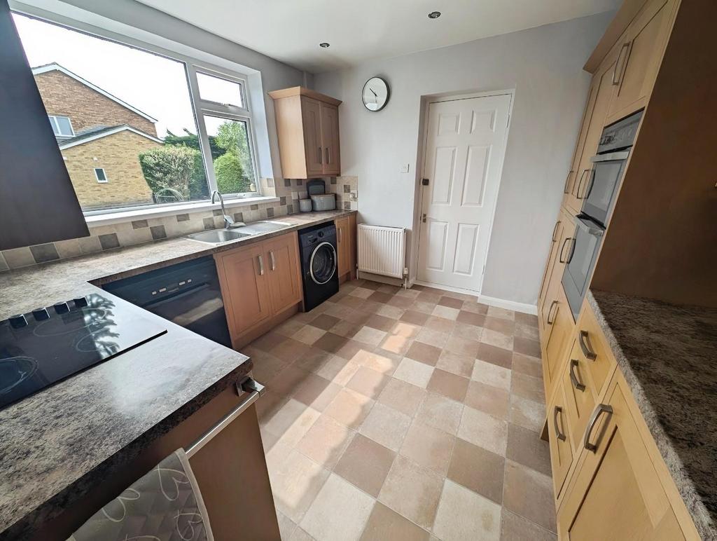 Ca3f4d53-kitchen.jpg