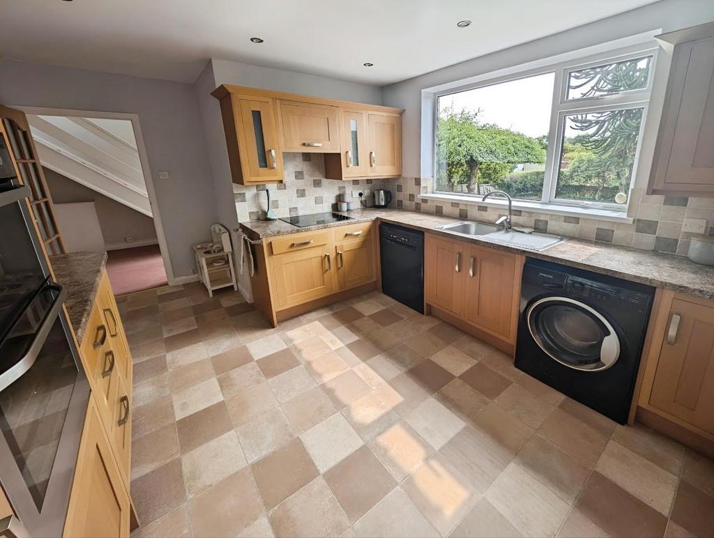 1729b4d2-kitchen1.jpg