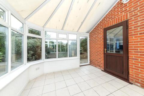 undefined, Goldings Rise, Loughton, IG10