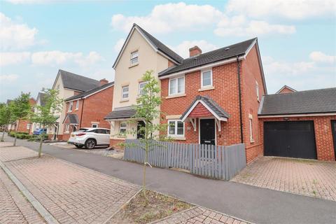 3 bedroom semi-detached house for sale, Thompson Way, Farnborough GU14