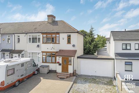 3 bedroom end of terrace house for sale, Upper Rainham Road, Hornchurch