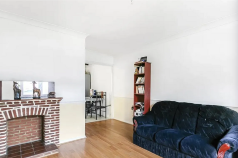 4 bedroom terraced house for sale, Moorlands Avenue, London NW7