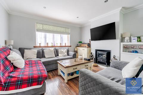 2 Dunster Close, Romford, RM5 3AT