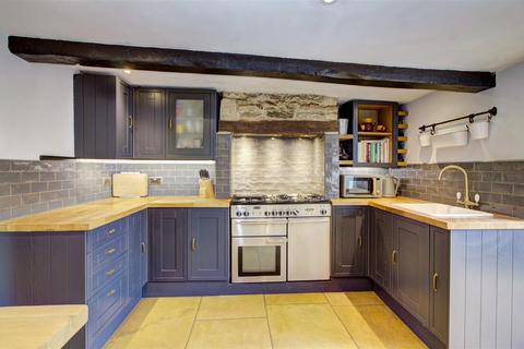 3 bedroom cottage for sale, 40 West Street, Malmesbury