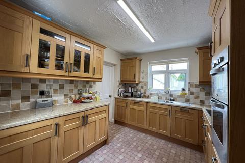 4 bedroom detached house for sale, Clai Road, Llangefni, Anglesey, LL77