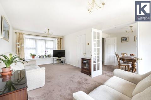 15 Northcliffe Close, Worcester Park, KT4 7DS