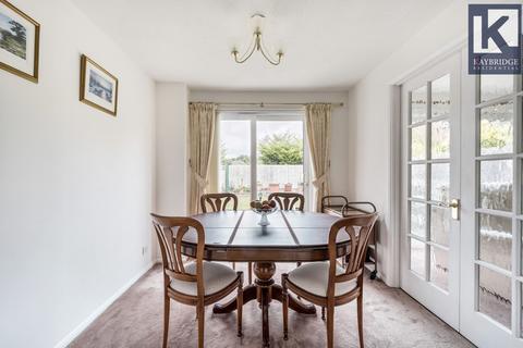 15 Northcliffe Close, Worcester Park, KT4 7DS