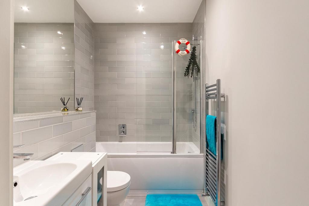 A11 B1 RTN - Bathroom B.jpg