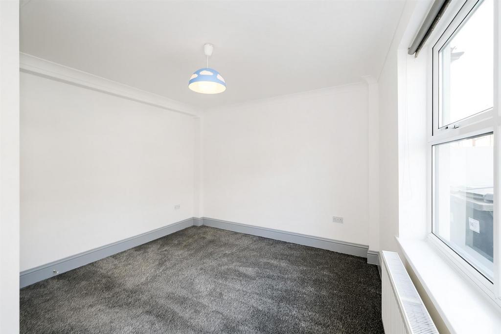 78-80 Spruce Hills Flat 1-14 web.jpg