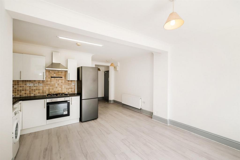 78-80 Spruce Hills Flat 1-8 web.jpg