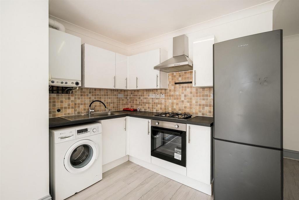 78-80 Spruce Hills Flat 1-5 web.jpg