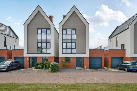 4 bedroom detached house to rent, Barnsley Close,  Tadpole Garden Village,  SN25