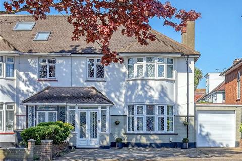 91 Lifstan Way, Southend-on-sea, SS1 2XQ