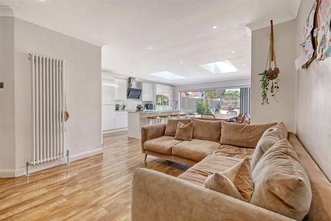 91 Lifstan Way, Southend-on-sea, SS1 2XQ