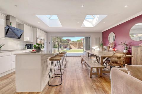 91 Lifstan Way, Southend-on-sea, SS1 2XQ