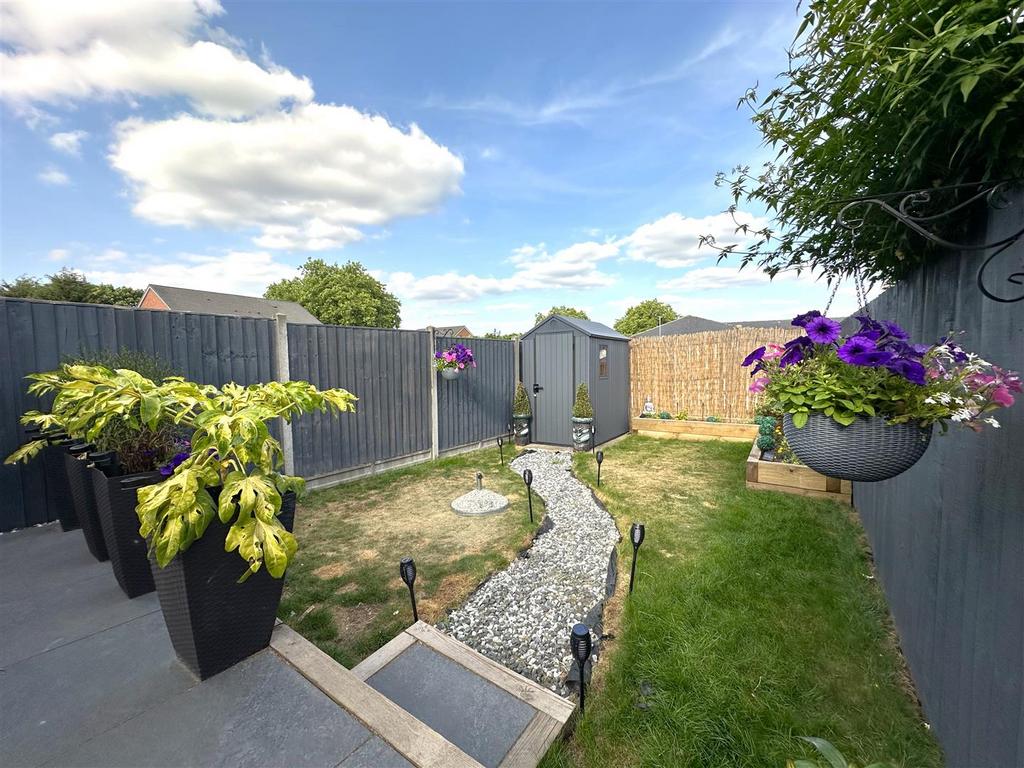 Private Enclosed Garden 495